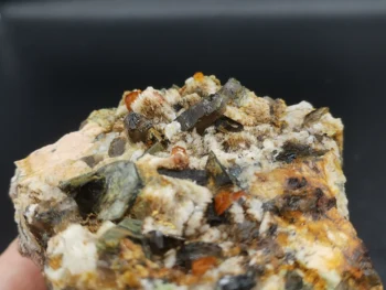 

100% natural crystal garnet, tea body crystal, feldspar mineral crystal symbiosis