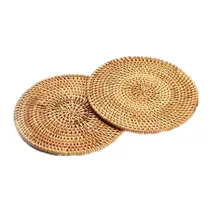 Ротанговые триветы для горячих блюд-изолированные горячие подушечки натуральные