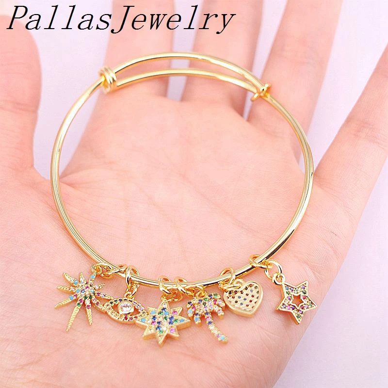 Очаровательный маленький кулон золотого цвета с фианитами 4 шт. регулируемый