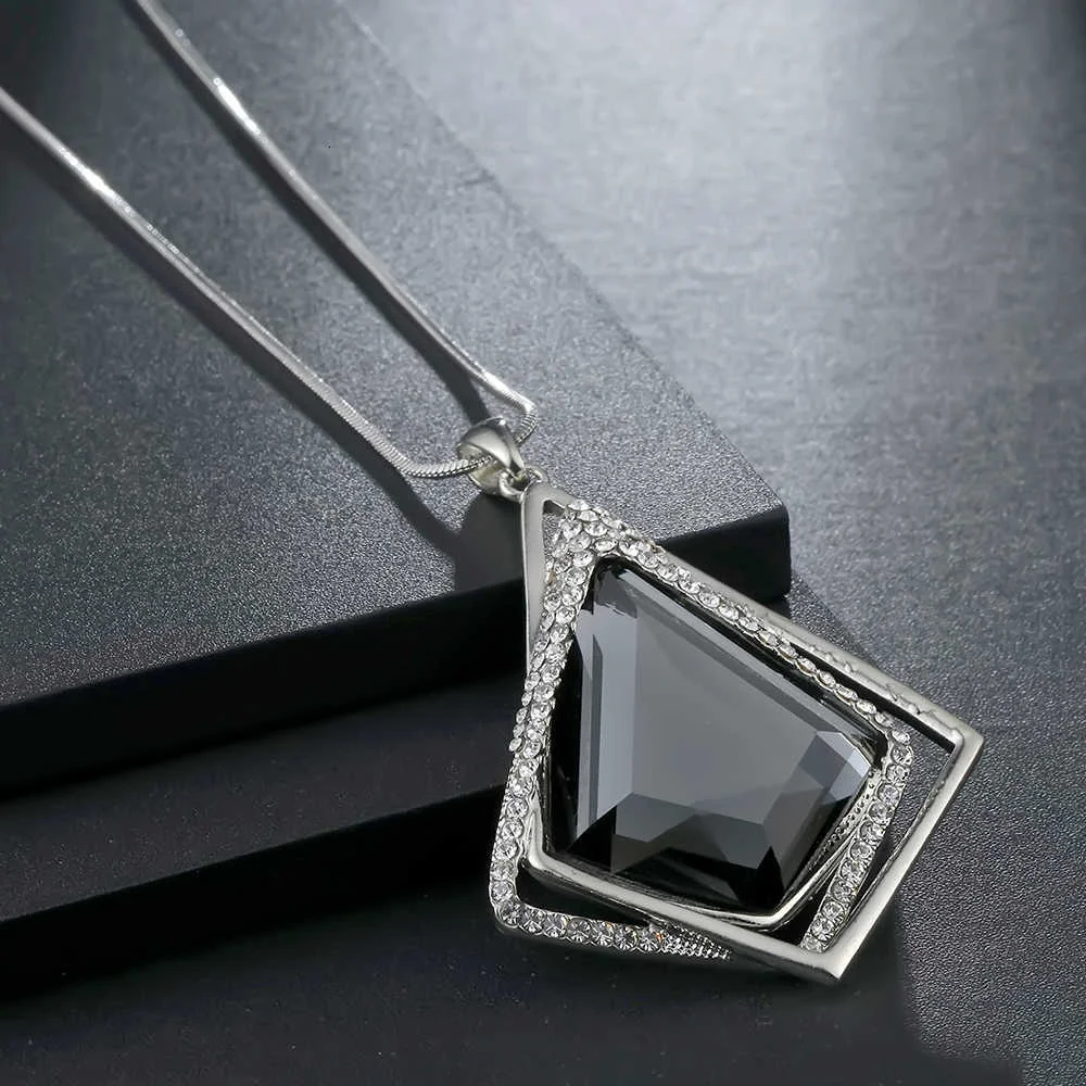 HTB1hOVZaJ685uJjSZFsq6x8qVXaW