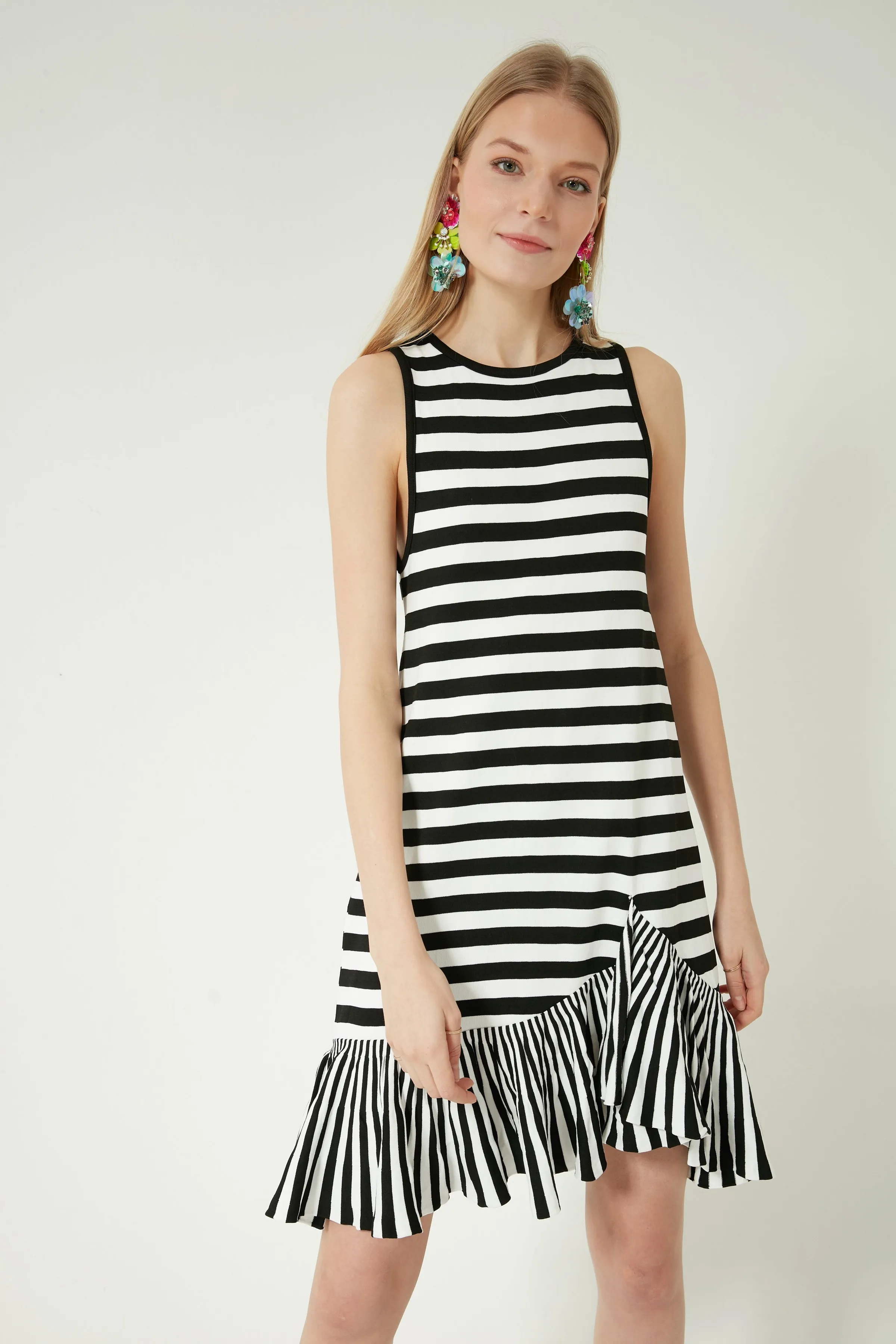 

STRIPE FRILLY KNITWEAR DRESS