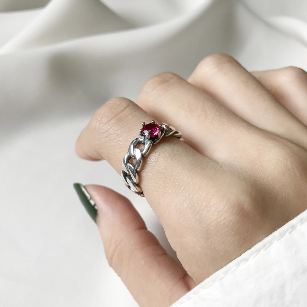 

Minimalist Vintage 925 Sterling Silver Retro Curb Chain Solitaire Ruby Diamond Engagement Rings Girls Black Agate Open Ring