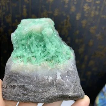 

About 280g beautiful natural emerald quartz minerals specimen reiki healing crystals raw gemstones for home decoration