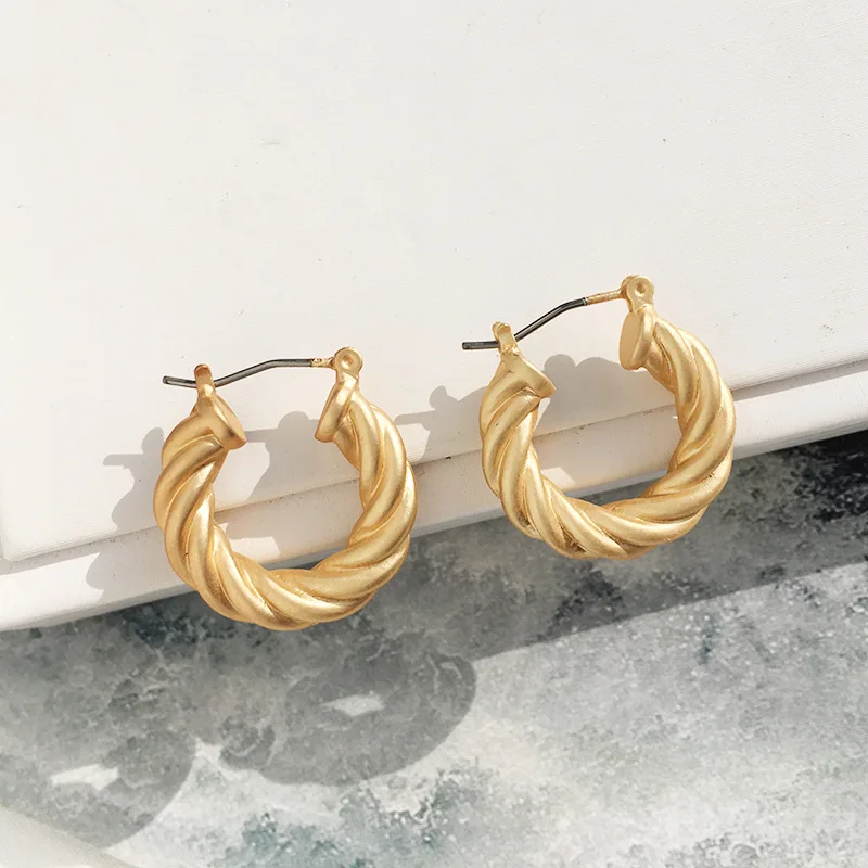 

UJBOX New Korean Twist Earrings For Women High-grade Simple Temperament Dumb Gold Personality Wedding Hoop Earrings