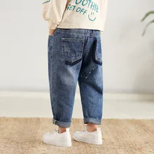 Джинсовые брюки для мальчиков коллекция года, весенние новые стильные детские брюки детские штаны с дырками в Корейском стиле для мальчиков Модная одежда