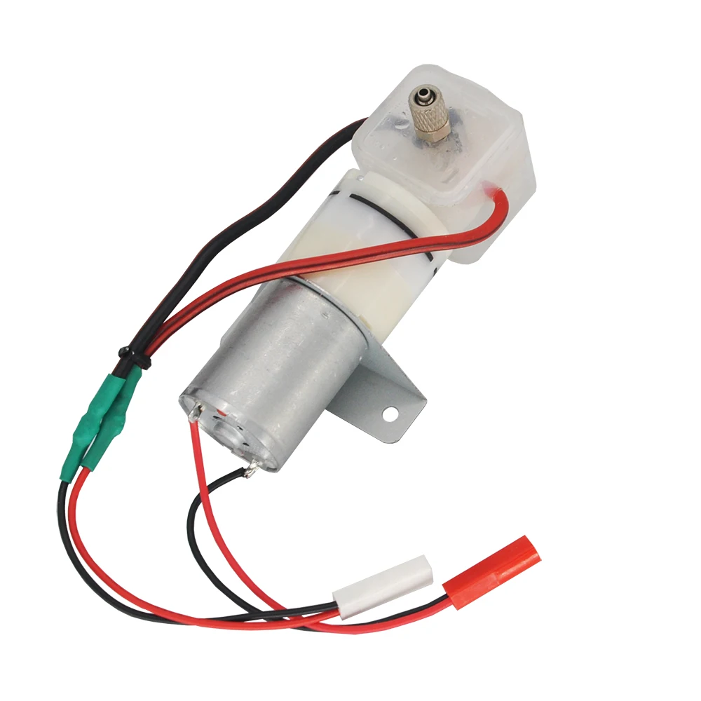 Installation de la pompe à fumée sur un char RC, pièces de rechange incluses