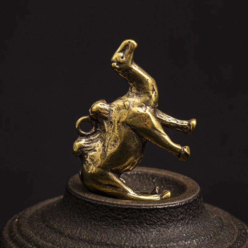 camel keychain pendants (10)