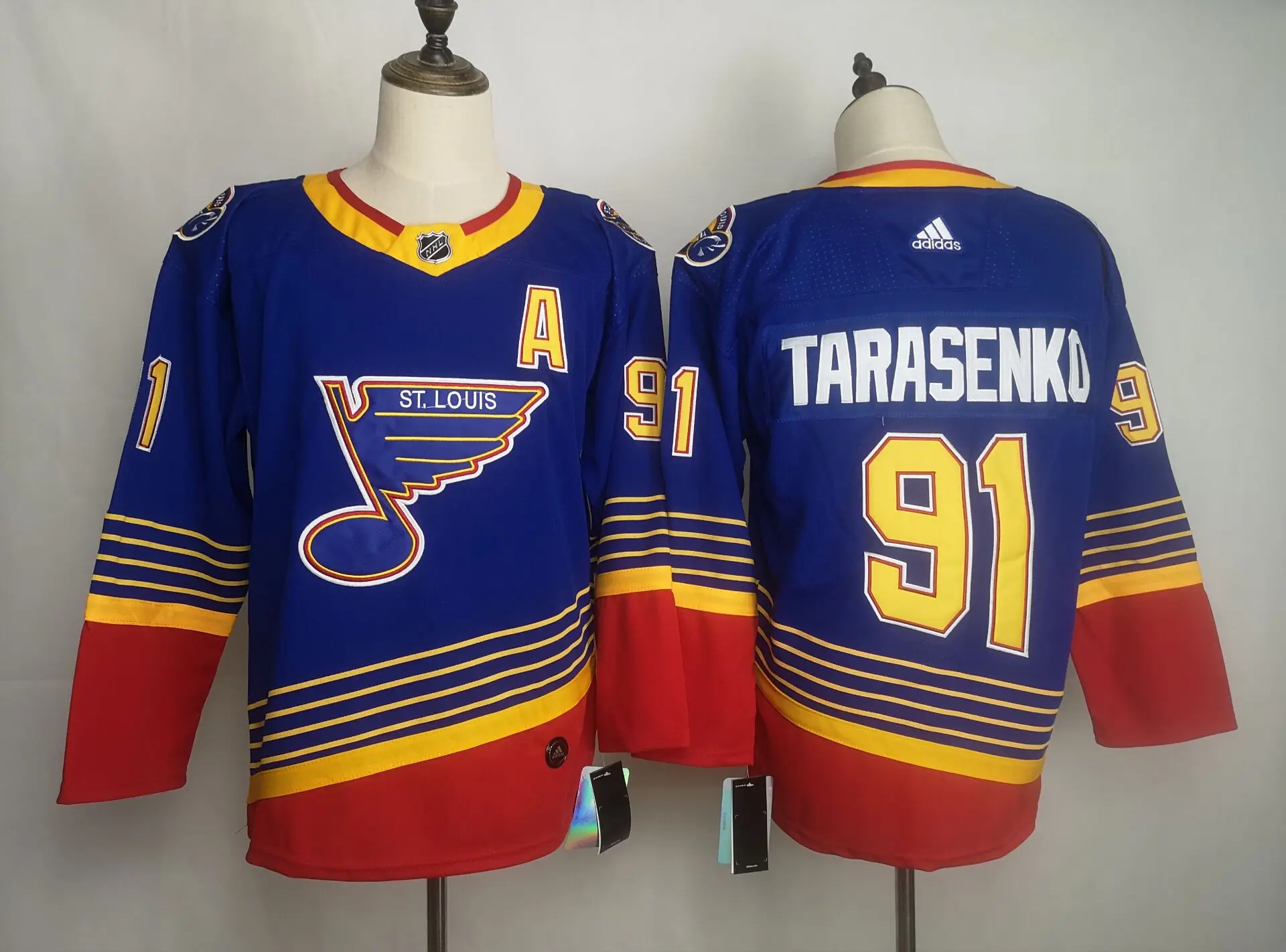 Сшитые свитера «Св. Луи»#91 «Vladimir Tarasenko»#50 Binnington#90 Ryan o' reilly#27 Alex pietrangero#10 Schenn - Цвет: Золотой