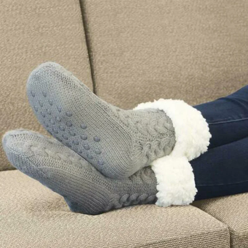 Зимние женские теплые удобные нескользящие носки-тапочки на флисовой подкладке