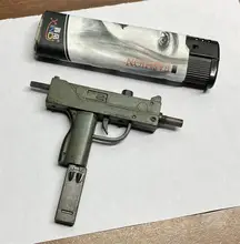 

Hot Sale 1/6th Original Version Mini Submachine Gun Weapon PVC Material Suit Doll Action Scene Component