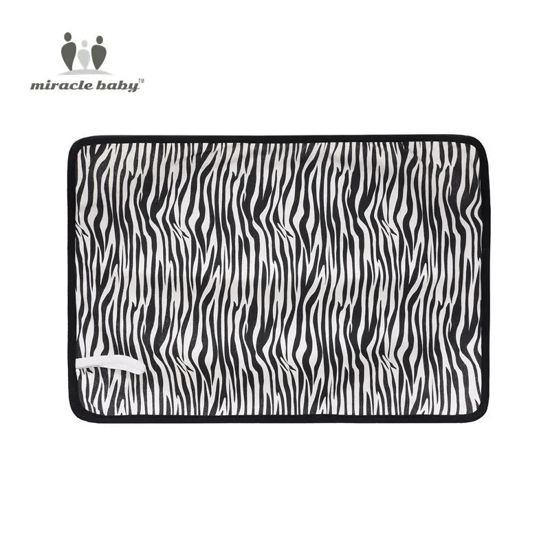 Black Zebra Увидите детскую мочу пеленальный коврик Водонепроницаемый можно мыть статьи Ins вентиляции Портативный обмен пеленки Fasciatoio резервный аккумулятор от карикатор 0-3 месяцев - Цвет: Black Zebra