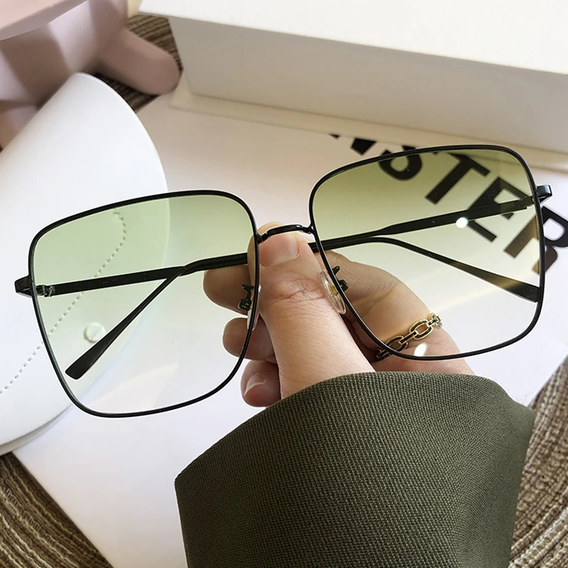 

Chic Avocado Green Alloy Square Sunglasses For Women New Fashion Brand Oversized Gradient Sun Glasses Men Metal Retro Big Shades