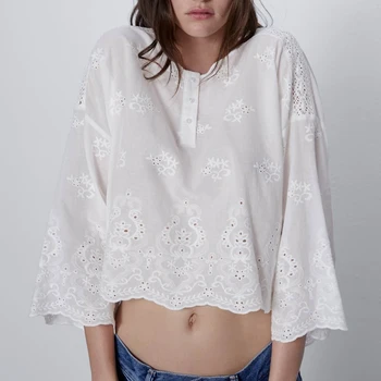 

Loose Women Blouse Summer 2020 New Fashion Flare Sleeve O-Neck Female White Shirt Embroidery Pullover Top