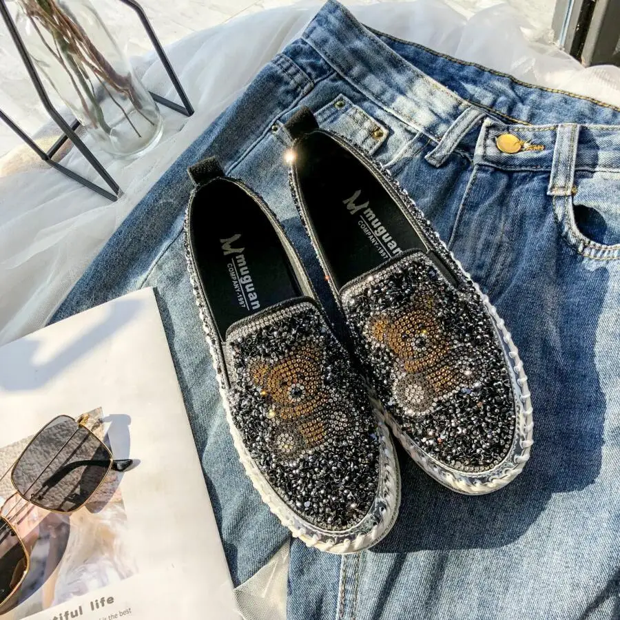 

Slip on Crystal Shoes Women Flats Spring Autumn Round Toe PU Flat Shoes Women Casual Sneakers Ladies Loafers Shoes 2020 Rubber