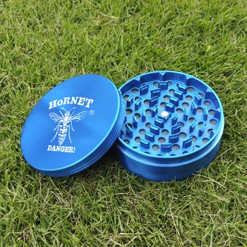 

Hornet Big Size Dia 100 MM Zinc Alloy Tobacco Grinder Herb Kitchen Spice Crusher Herb Grinder Hand Miller Hand Crank