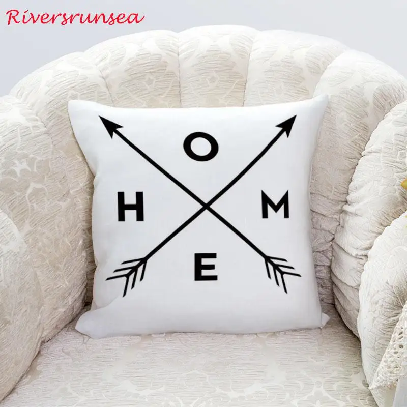 Черно белая подушка в современном стиле минималистичный декор геометрические