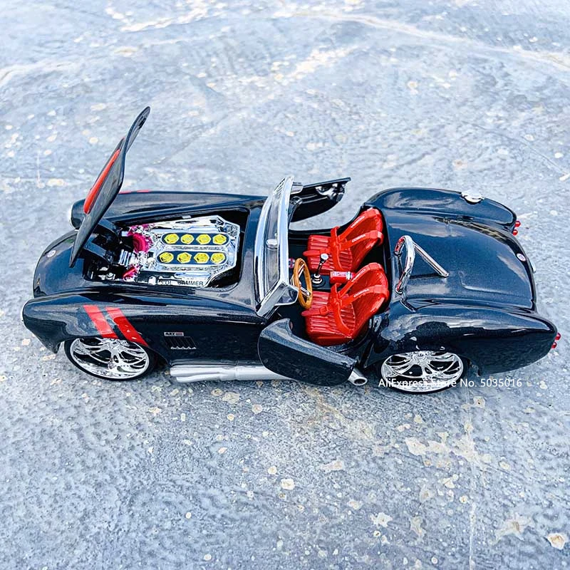 Maisto 1:24 Ford 1965 Shelby Cobra 427 simulation alloy car model crafts decoration collection toy tools gift