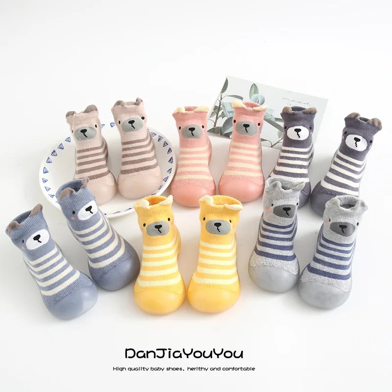 

Обувь домашняя для малышей на осень и зима; Костюмы в полоску из толстого хлопка с мягкой подошвой; Обувь «дышащие» носки с нескользящей подошвой женская обувь