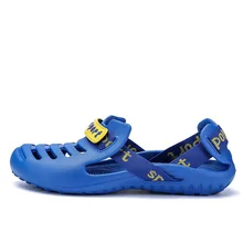 Летняя мужская обувь; сандалии; Новые Модные Повседневные тапочки; пляжные шлепанцы; удобные сандалии; мужская обувь с отверстиями