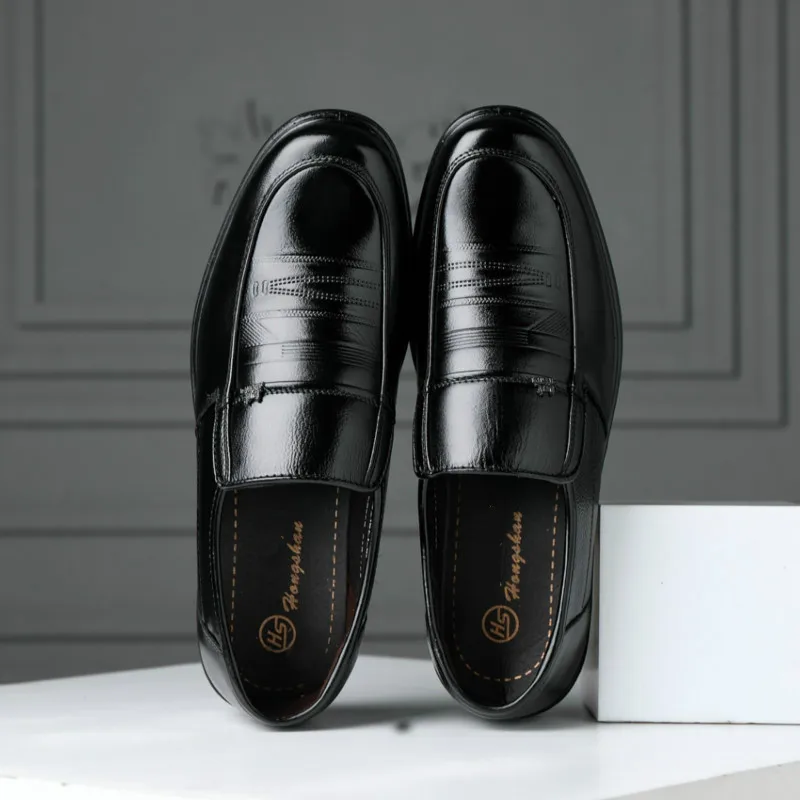 

Summer New Style MEN'S SHOES Large Size Polyurethane Punched Breathable MEN'S Leather Shoes Wearable Genuine Leather Large Size