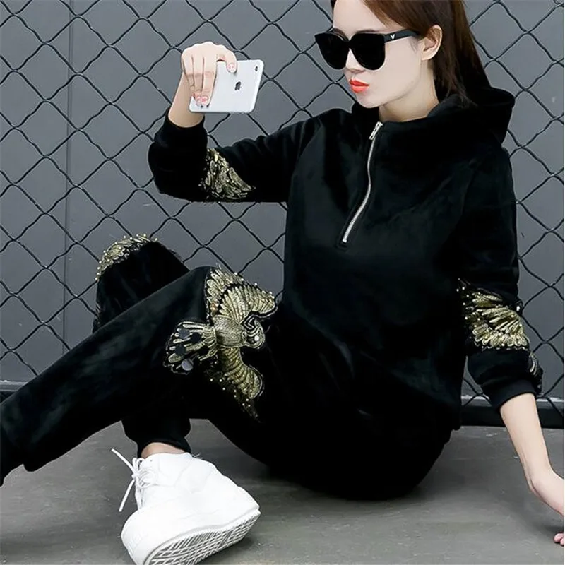 Autumn Winter Women's Gold Velvet Tracksuits Vintage Embroidery Hoodies Sweatershirts and Pants 2 Pieces Set Women - Цвет: Pattern 1