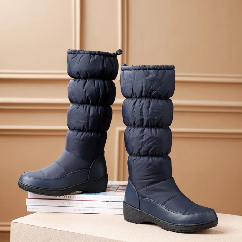 REAVE CAT/Большие размеры 35-44, новинка г. Модные женские ботинки теплые зимние ботинки на пуху зимние сапоги до середины икры на толстом меху Размеры 35-44, whit