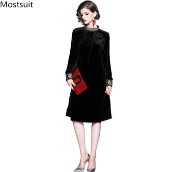 

Autunm Winter Floral Embroidery Velvet Dress Women Plus Size Vintage Elegant Loose Long Sleeve Turtleneck Black Retro Dress