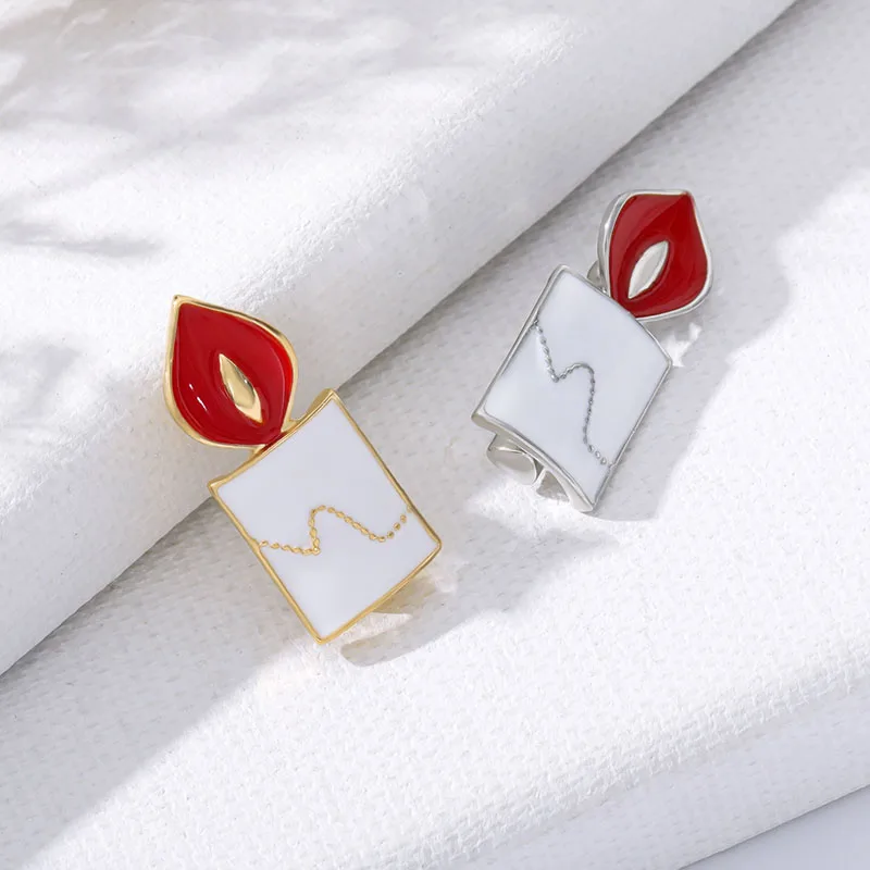 

Unique Design Lighter Shape Enamel Brooch Party Banquet Pin Badge Dress Suit Hijab Pins Female and Male Jewelry Brooches