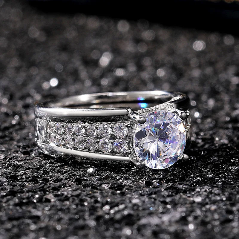 Huitan High Quality Silver Plated Women Wedding Rings Round Cubic Zircon 4 Claws Design Proposal Engagement Ring Classic Jewelry
