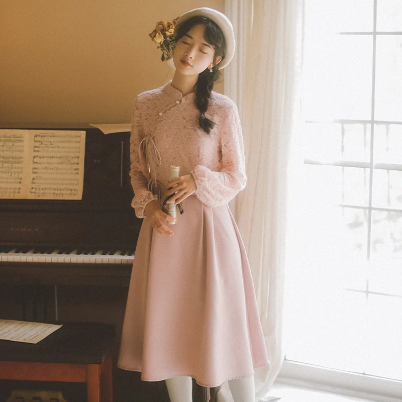 

Spring Autumn French Bellflower Embroidery Dress Women Sweet Retro Lace Stitching Temperament Long-sleeved Female Dress K031