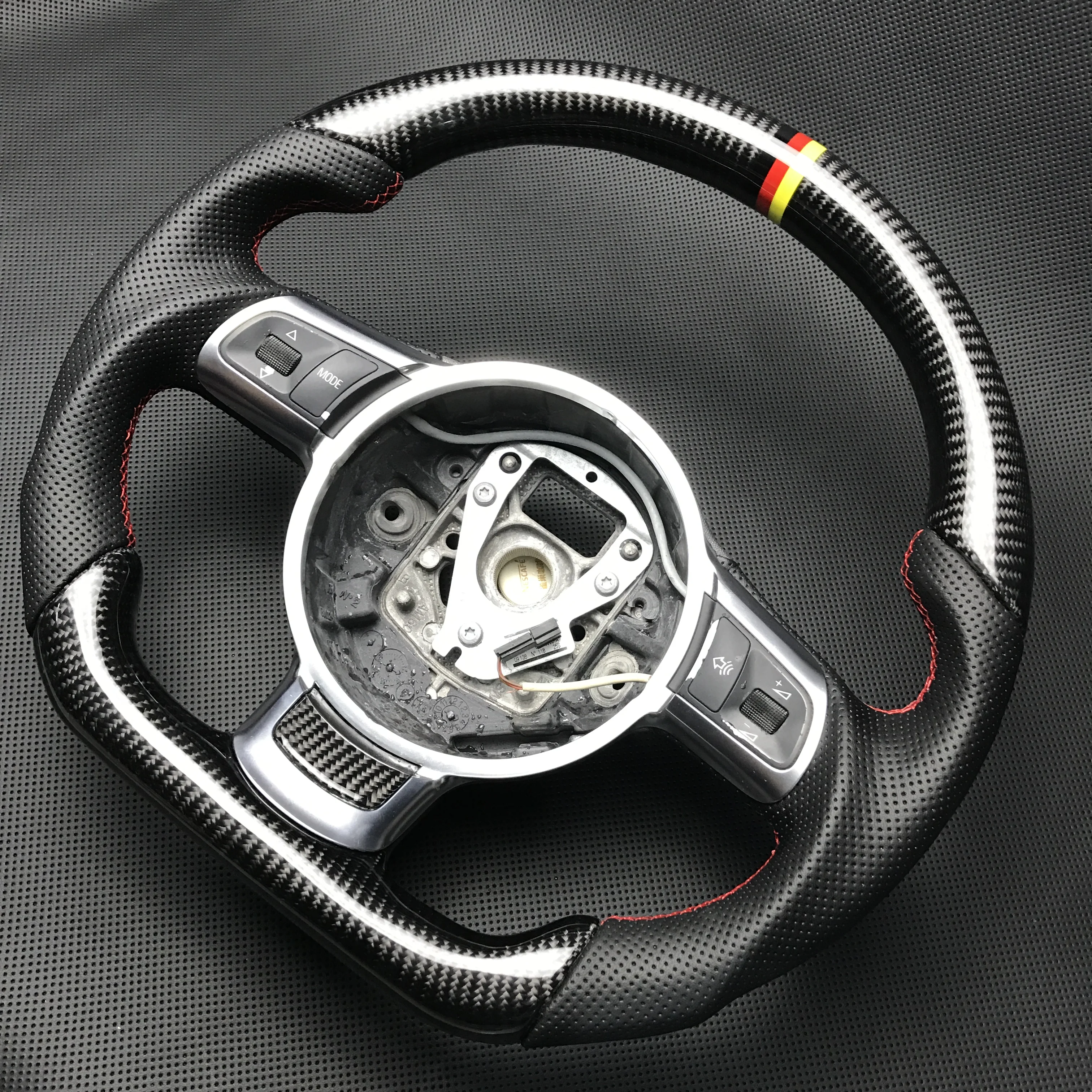 Реальные углеродного волокна индивидуальные рулевое колесо планки Замена рулевого колеса для audi TT TTS R8