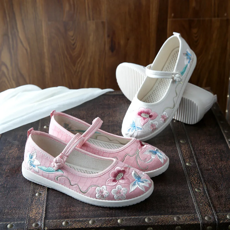 

In 2020, Taiwan's Art Shoes, Women's Embroidered Shoes, Hanfu Flat with National National Style Tea Art Clothing