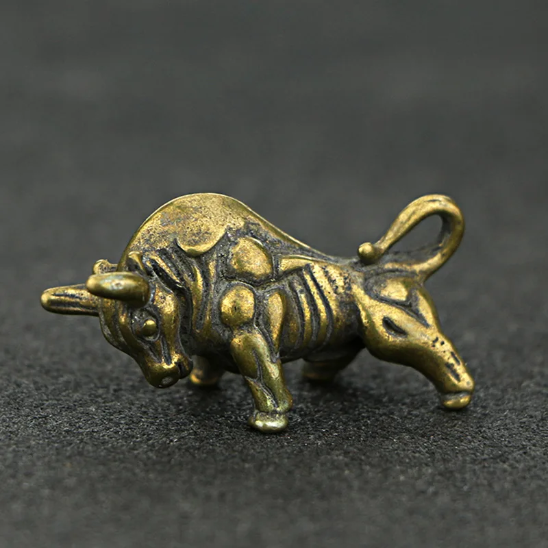 Mini-Portable-Retro-Brass-Wall-Street-Bull-Statue-Keychain-Ornament-Sculpture-Home-Office-Desk-Decorative-Ornament
