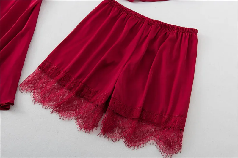 13161338789_1061836450