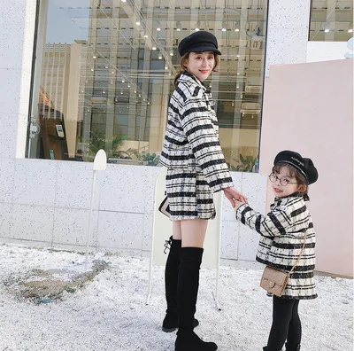 Комплекты одежды для мамы и дочки, Осень-зима, Новая повседневная клетчатая куртка+ юбка для маленьких девочек, костюмы из 2 предметов, семейный образ для детей 2-8 лет