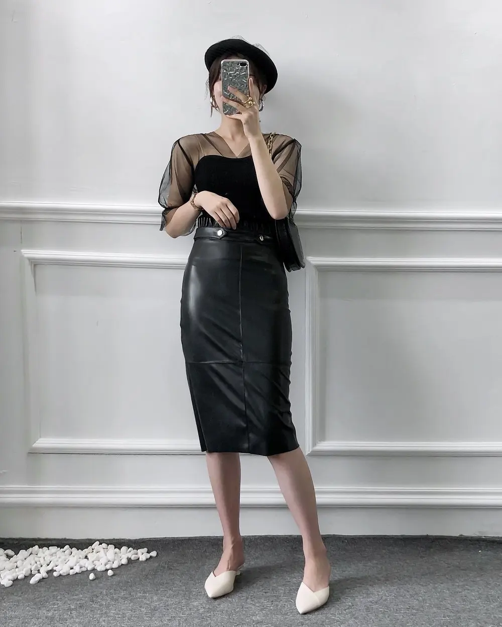 

Models in Europe And America WOMEN'S Black Sheath Midi-skirt Petal Edge Decoration Black Pu Back Slit Midi-skirt