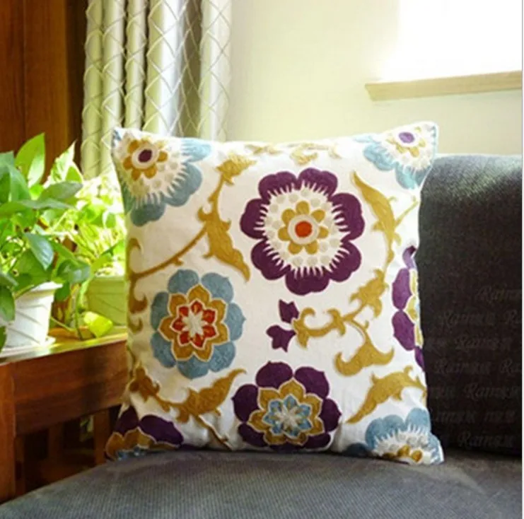 Hot new national style sofa /carcushions Flowers and Fashion Pillows decorate Hand-embroidered almofadas 