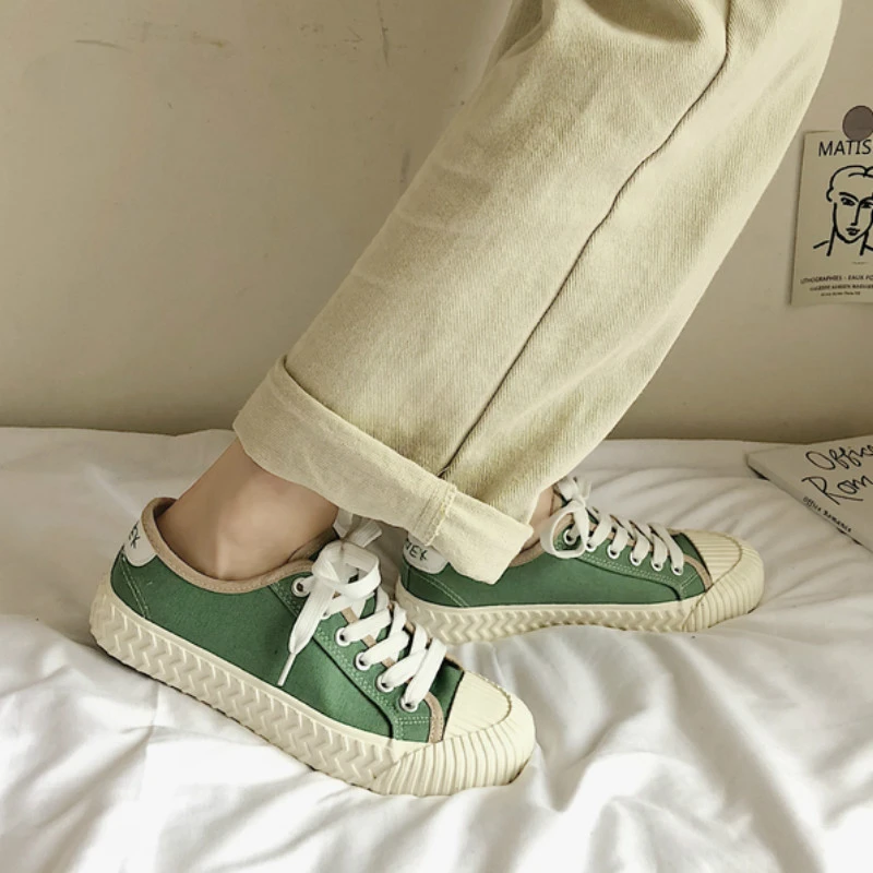 basic canvas shoes