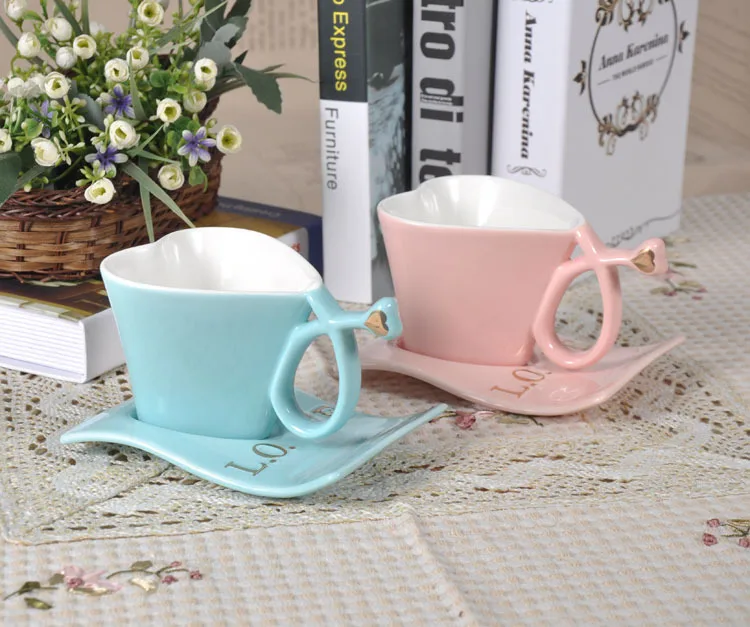 Керамическая кофейная чашка набор английский послеобеденный чай набор кружка в форме сердца парные чашки и блюдце кофейная посуда набор подарок для влюбленных Прямая поставка