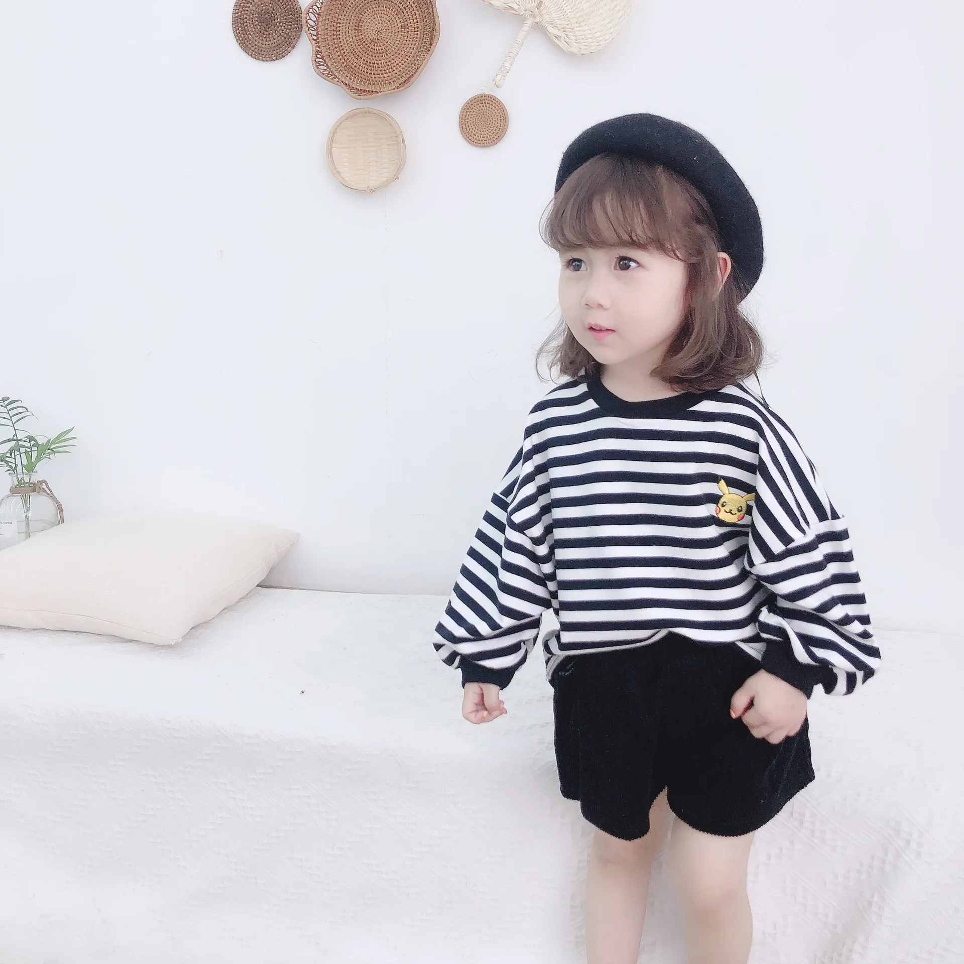 travel snail 0-6T kids t-shirts girls boys striped t-shirt sweater boys children wear tops Lantern Sleeve Korean blouse