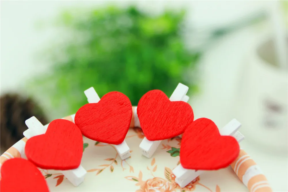 50PCS/Lot Mini Romantic Loving Heart Shape Wood Clips Handicrafts Photos Papers Clothes Pegs Home Bachelorette Party Decorations