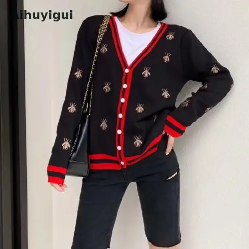 

Aihuyigui 2019 Autumn Fashion Designer Cardigan Loose Bee Embroidery Sweater Coat Female Knitting Single Breasted Sweater Dr597