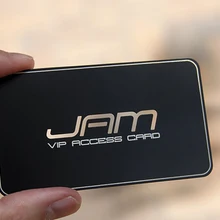 Покрытые матовыми черными металлические членские карты для компании/клуба/членства