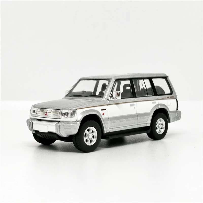 TOMYTEC TLV 1:64 Mitsubishi Pajero Super Exceed Z Diecast Model Car - Цвет: Silver