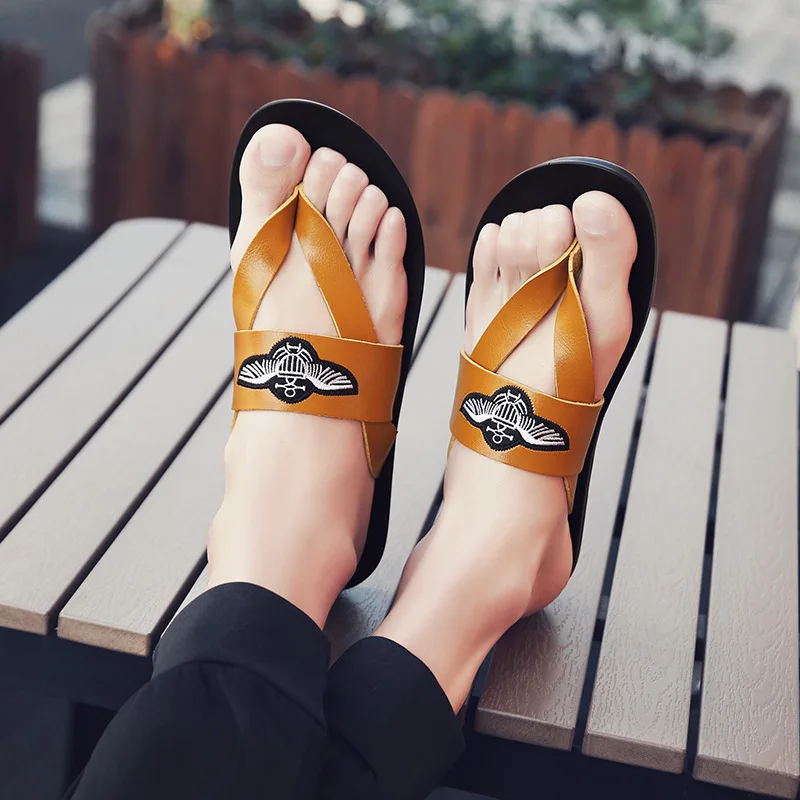 

Leisure Time Slipper Male Outdoor Clothes Flip Flops Male Joker Personality Sandy Beach Trend Summer Man Non-slip Sandals