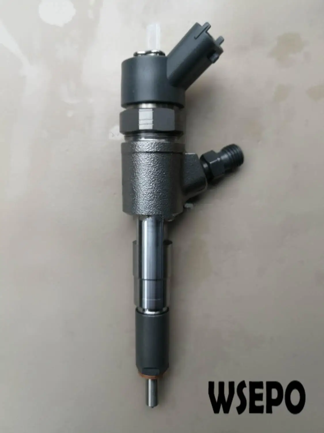 

Top quality Replacement Electronically Common Rail Fuel Injector Assy. P/N 0445110486 for Multi Cylinder Heavy Diesel Engine