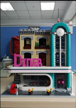 

IN STOCK Creator Street Downtown Diners 15037 2480Pcs Street View Model Building Blocks Bricks Kids Education Toys
