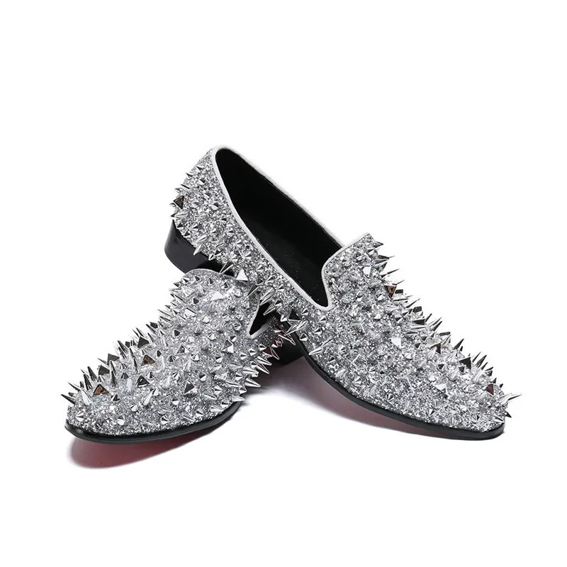 

2019-20 Silver Casual Shoes Men Round Toe Slip On Rivets Sequin Flats Shoes Men Shiny Spikes Party Wedding Cool Zapatos Hombre