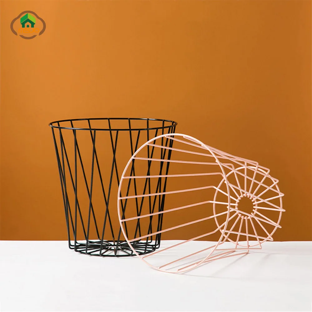 Online MSJO Mülleimer Nordic Eisen Kunst Mülleimer Abfall Reinigen Papierkorb Regal Haushalt Decor Europäischen Bad Kleidung Papier Korb