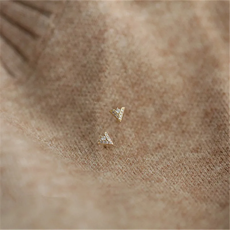 925 Sterling Silver Japanese V-shaped Pavé Crystal Stud Earrings Women Light Luxury Wedding 14k Gold Platin Jewelry Gift - Image 2